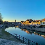 Le Carre Noyon Gare