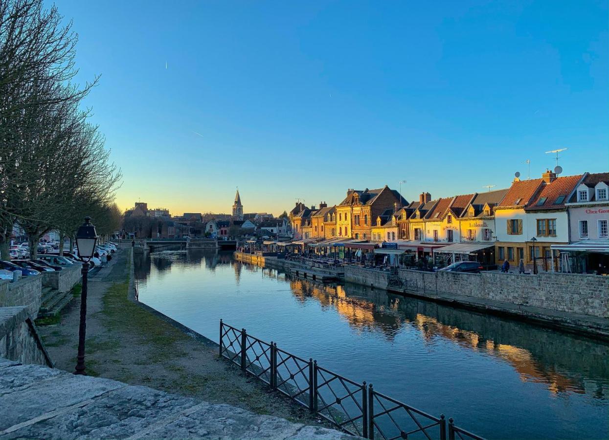 Le Carre Noyon Gare * Amiens